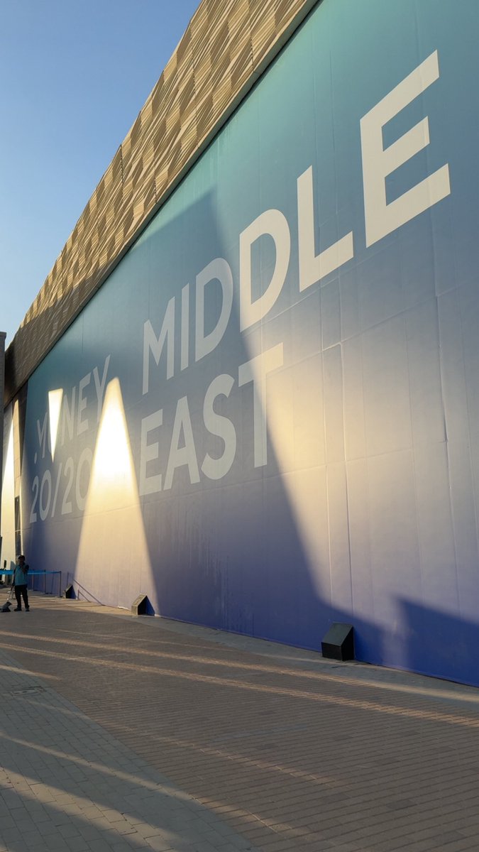 لارا tweet media