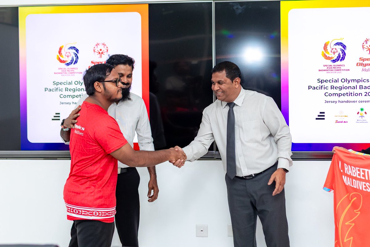 Jersey handover ceremony for the players competing in the Special Olympics Asia Pacific Regional Badminton Competition 2025. 🇲🇻