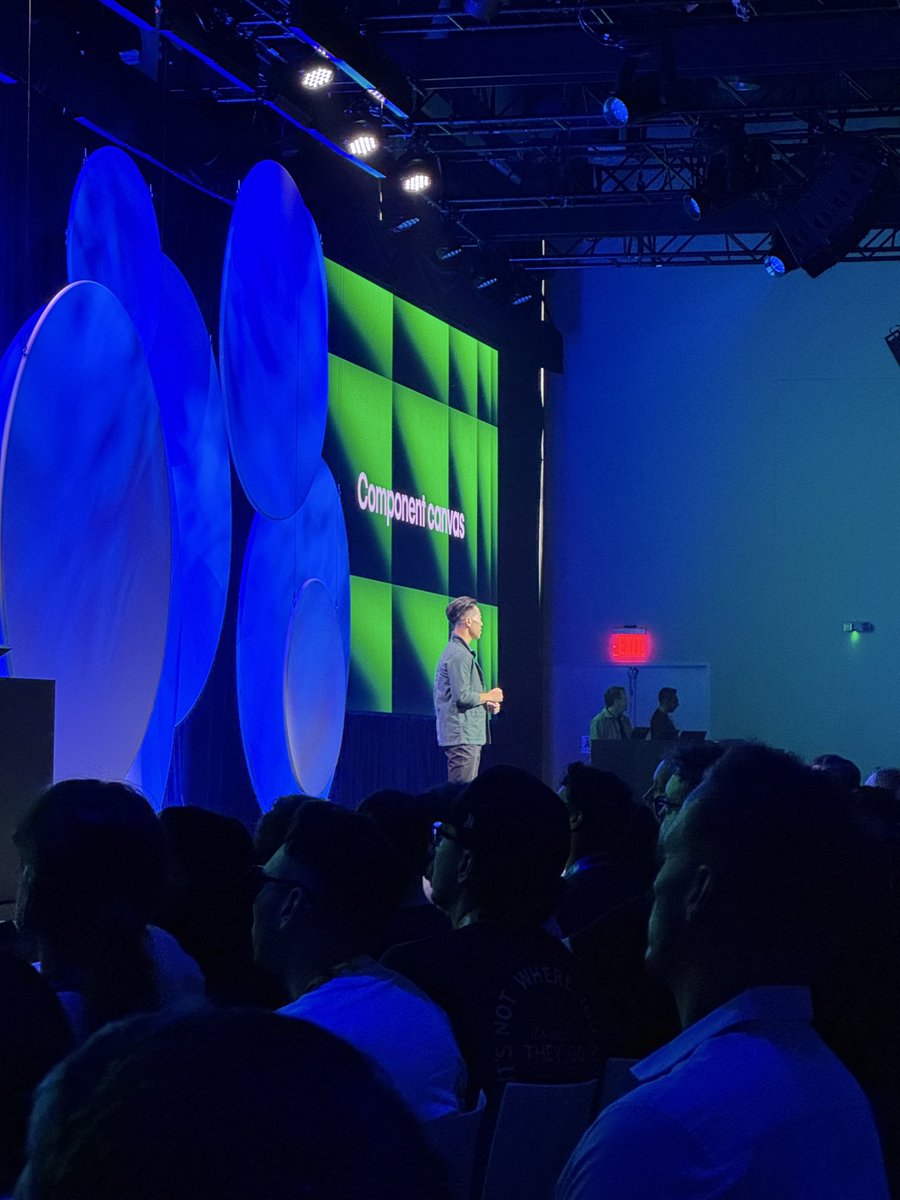 idreezus's tweet image. Started with a tweet now I’m here #webflowconf