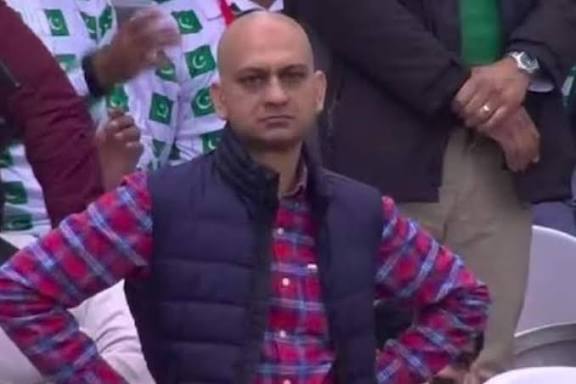 Cricketzlife10's tweet image. Pakistani fans right now... Abe kya Hai yeh.. #AsiaCup2025 #lumberone #PAKvUAE #meme