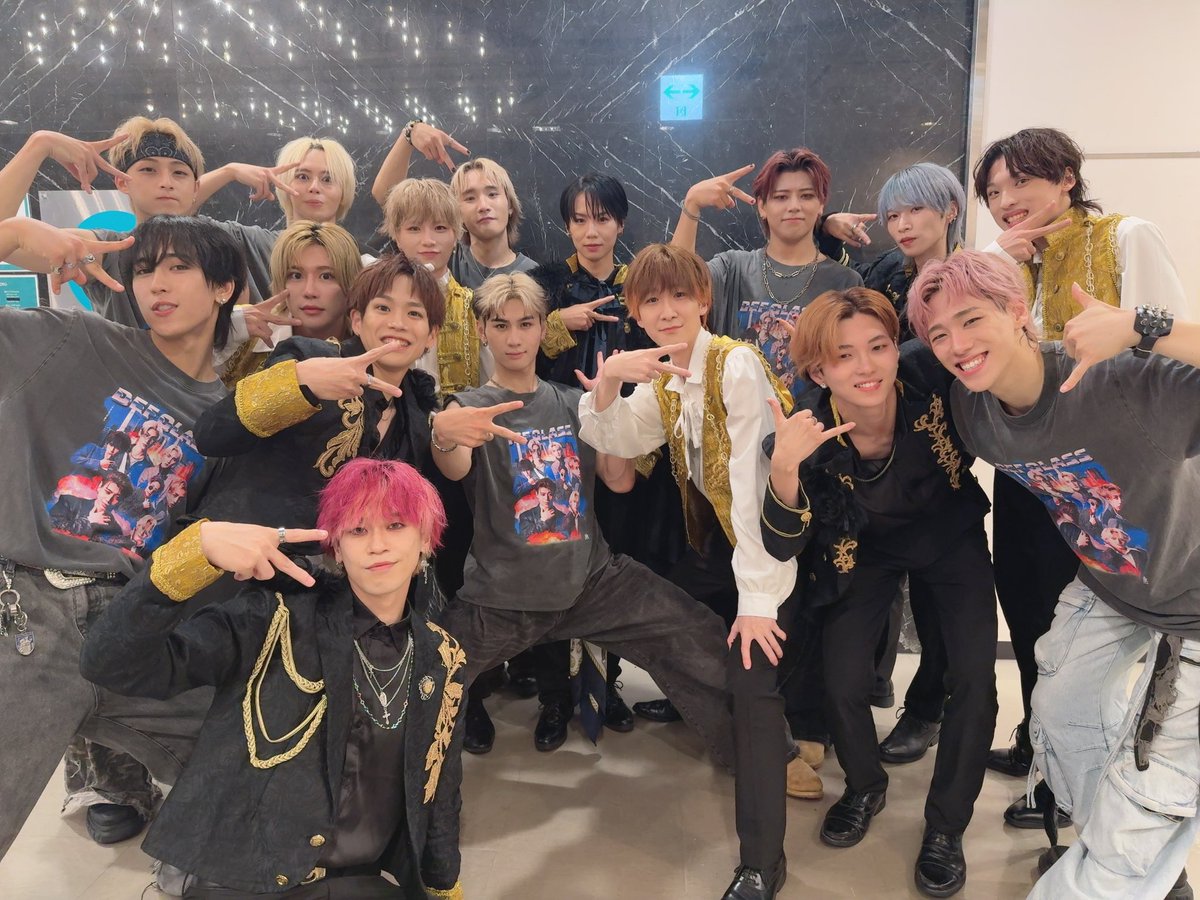 superfantasy_fv's tweet image. 何度も共演させていただいている
#BETRAYAL さんと
#DefClass  さんと📸🎤

お写真ありがとうございました🏰✨
また共演できる日を楽しみにしています💫

#MEETUP