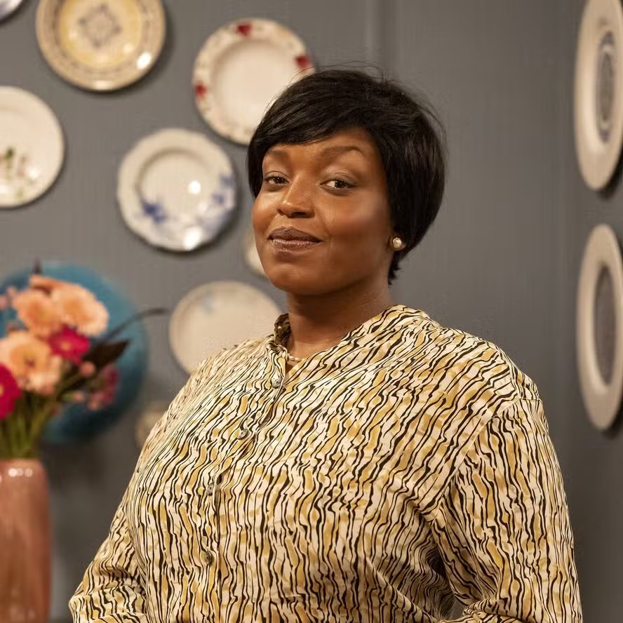 forumeplay's tweet image. Em #ValeTudo, André (Breno Ferreira) descobre que Aldeíde (Karine Teles) é sua patrocinadora secreta, se sente traído e termina o namoro. Desiludido, volta para a casa dos pais, decisão comemorada por Consuêlo (Belize Pombal), que nunca aprovou a relação.

🗞 Folha