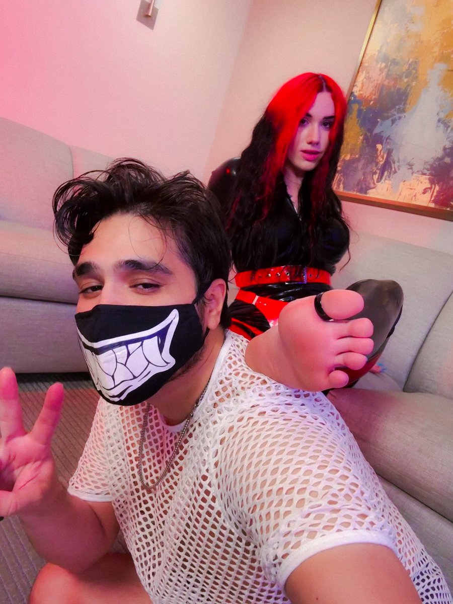 So sweet but so sadistic.. Can’t wait for next ballbusting from <a href="/lexiegrll/">ErxticGoddess -BOOKING FOR LA-</a> ⛓️🫠 #cbt #feet