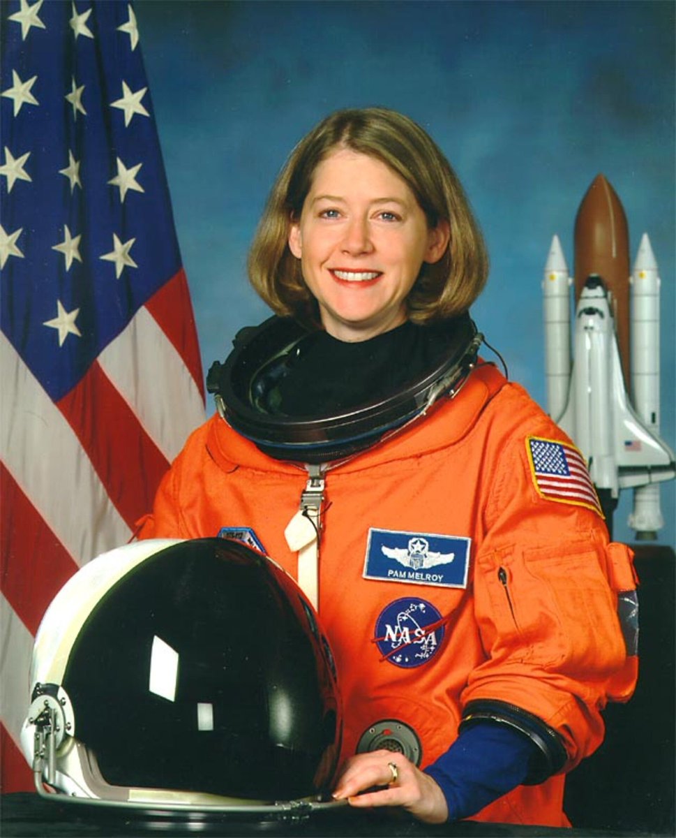 Astro_Cady's tweet image. 🥳🎂Happy Birthday to former @NASA Deputy Administrator @Astro_Pam, who flew to #space 3 times between 2000 and 2007 - and is one of only two women to command a #SpaceShuttle👩🚀🚀
Here's to many more amazing orbits! 💫
@VenusAerospace #WomeninSTEM #herstory