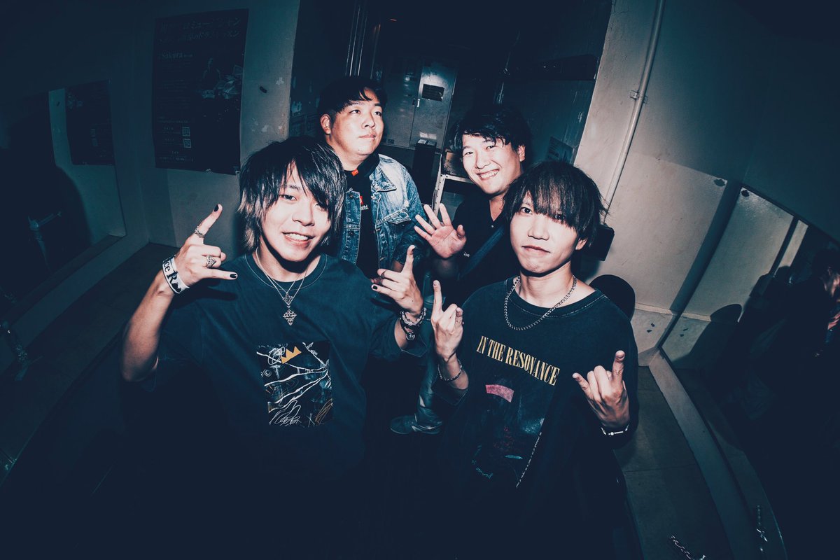 DROP本日はありがとうございました！！
めっちゃ楽しかったですし夜遅くに盛り上がってくれて良かったです！！！
来てくれて見てくださってほんとにありがとうございました！！

〜セトリ〜
1.D.O.M
2.反抗声明
3.Until Party Night
4.LOSER
5.Luna