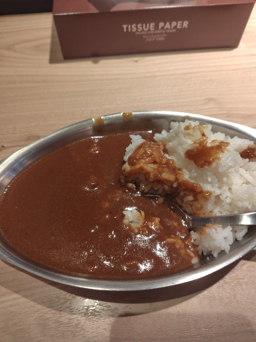 snack_ellie's tweet photo. とあるネットカフェでカレー食べ放題😆😆😆 https://t.co/PzXiYy0v2V