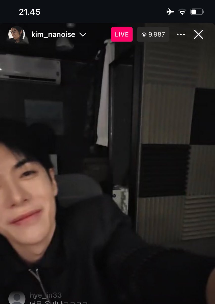 WHATEHFJFU IM SO STUPID I TURNED MY ALARM FOR 21:45pm BUT MY TIMEZONE??? THEN I OPEND INSTA HE WAS ALRD LIVE SO WHEN I JOINED HE WAS SAYING GOODBYE?? WHY DID I FORGOT ABT THE TIME DIFFWRENCE