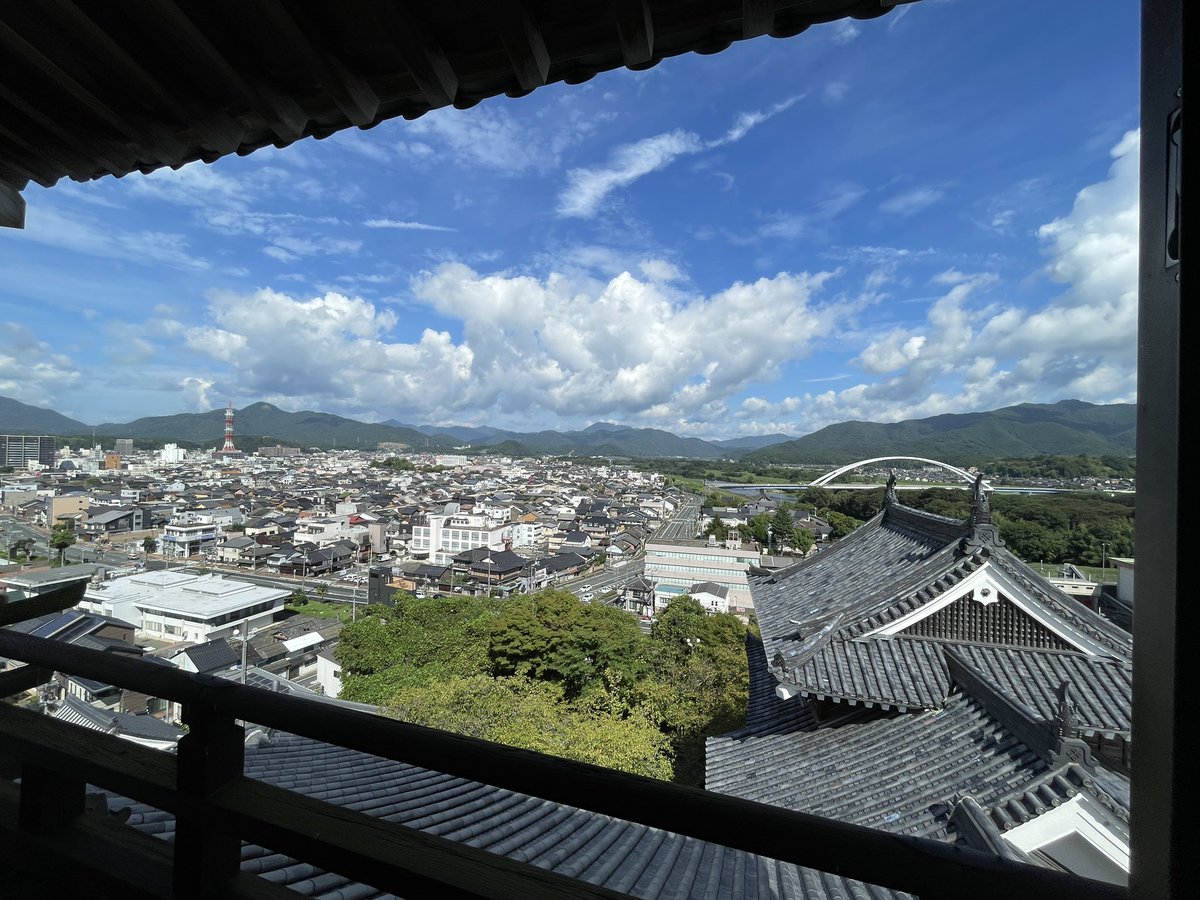 福知山ツアーが終わり、また福知山に来たい！と思ってもらえました。
今後も、京都府北部と南部を繋いでいきたいと思います。

写真は福知山城天守閣より