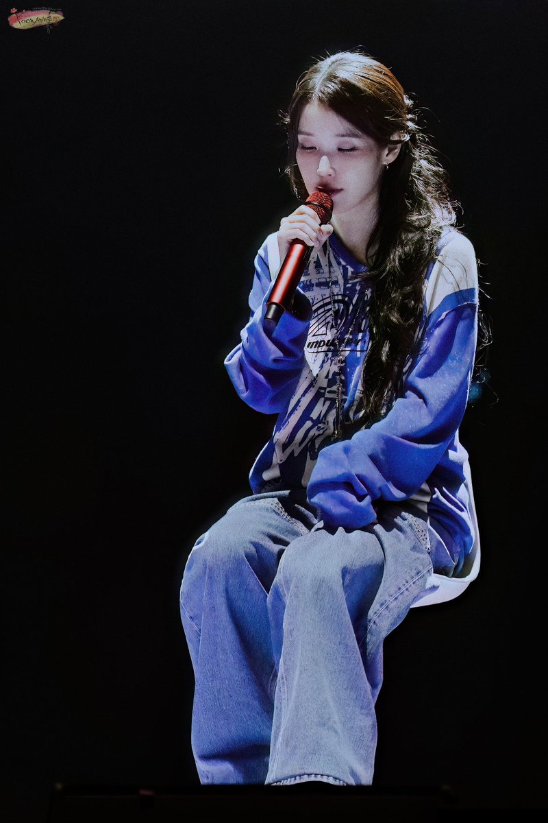 우리에게들려주는모든노랫말에
#아이유와_남긴_17번째_얼룩
#ALWAYS_W17H_IU
언제나진심을담아줘서고마워요