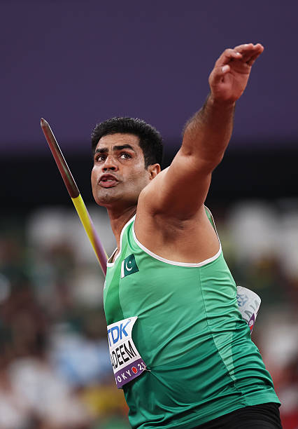 faizanlakhani's tweet photo. All eyes on Arshad Nadeem! 🇵🇰
Pakistan’s Olympic champ goes for GOLD in the Javelin Throw Final at the World Athletics C’ships tomorrow. 🏆
⏰ 3:23 PM (PKT)
🔥 Arshad throws 3rd on the start list - right before rival Neeraj Chopra.
6 attempts to make history again! https://t.co/S2EHL9L9mf