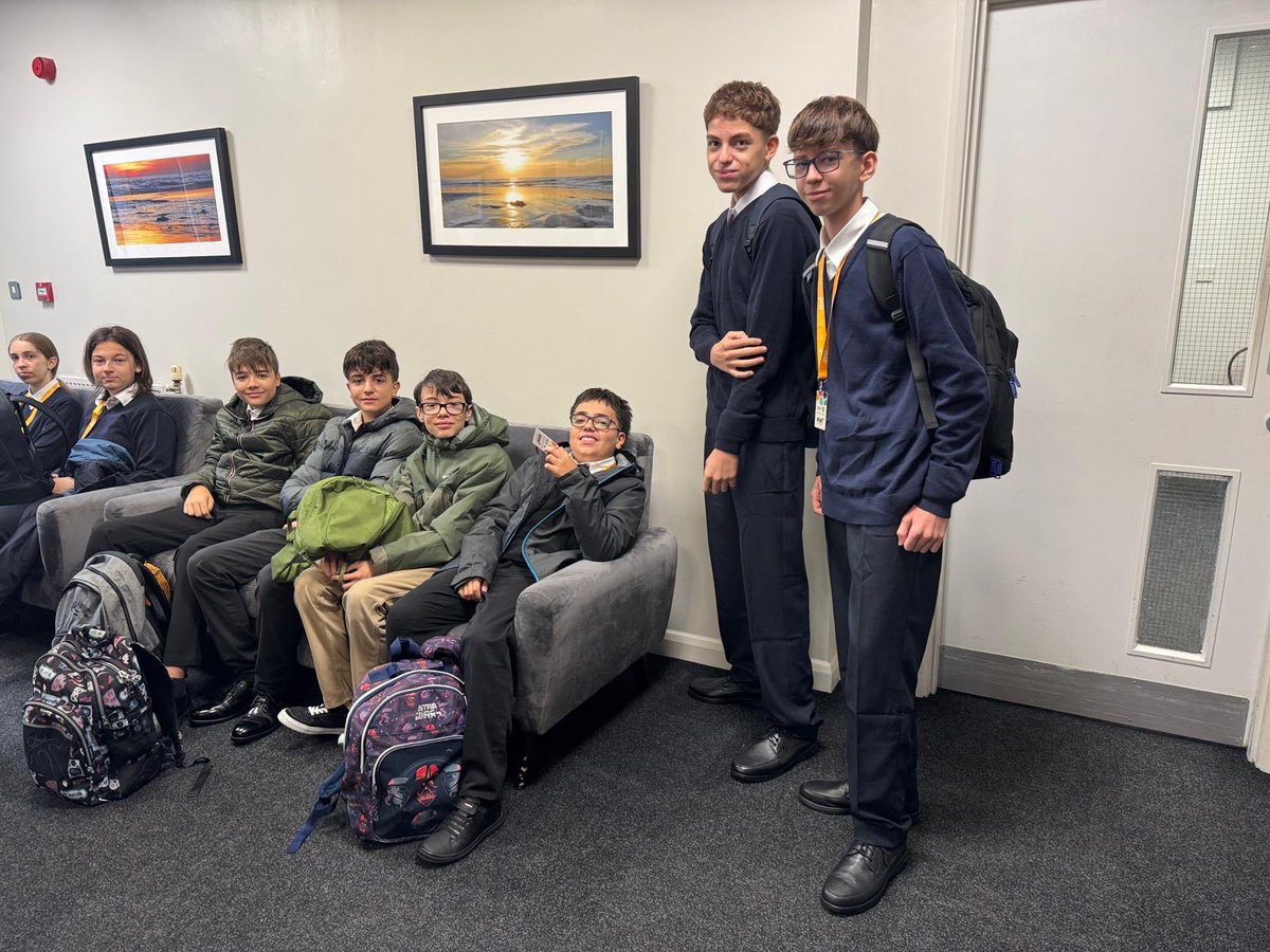 escolapiasSE's tweet image. Primer día &quot;at St Catherine&apos;s College&quot; y conociendo Eastbourne. ¡Esto pinta bien!
#schoolintegration #english #inmersiones #despega #escolapias ⁦@FE_Escolapias⁩