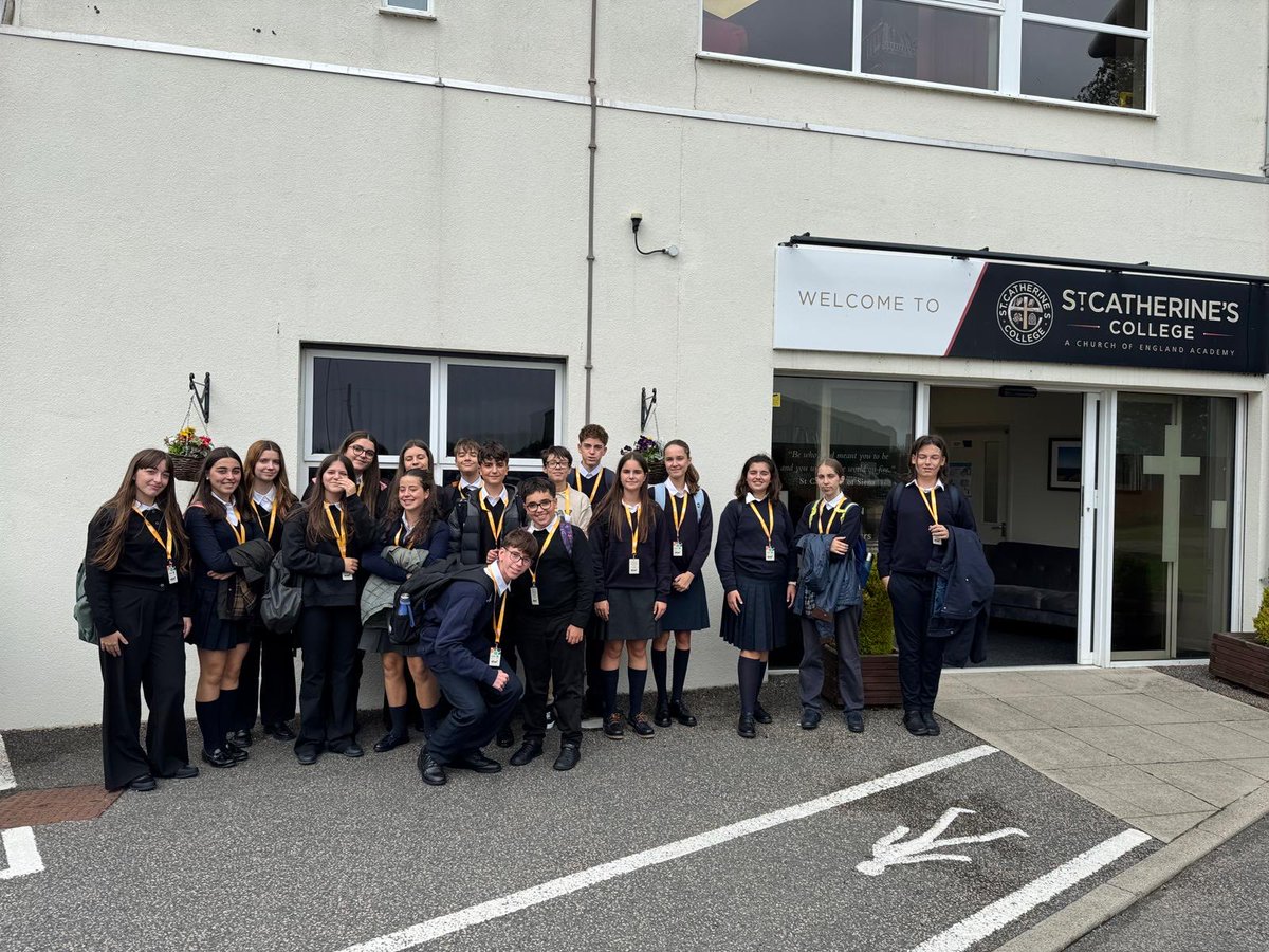 escolapiasSE's tweet image. Primer día &quot;at St Catherine&apos;s College&quot; y conociendo Eastbourne. ¡Esto pinta bien!
#schoolintegration #english #inmersiones #despega #escolapias ⁦@FE_Escolapias⁩