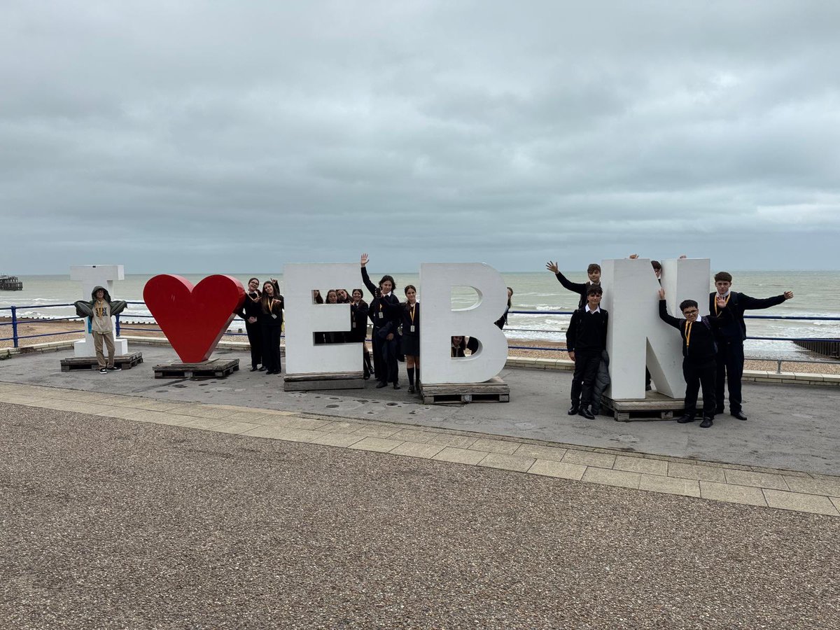 escolapiasSE's tweet image. Primer día &quot;at St Catherine&apos;s College&quot; y conociendo Eastbourne. ¡Esto pinta bien!
#schoolintegration #english #inmersiones #despega #escolapias ⁦@FE_Escolapias⁩
