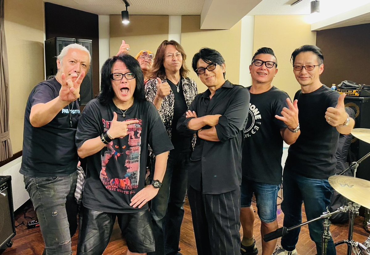 kenSTAYCHILL's tweet photo. 9月23日(火・祝)青山学院同窓祭のリハーサルでがございました〜。まあ楽しいこと😆🔥(笑)。本番、11:20〜中庭ステージ、よろしかったら〜(お祭りです！無料でございます！)。

https://t.co/FaXobeEpqa

#高橋克典
#西尾智浩
#gappa
#山田晃士
#川村ケン
#青学同窓祭 https://t.co/JUytQJ47U3