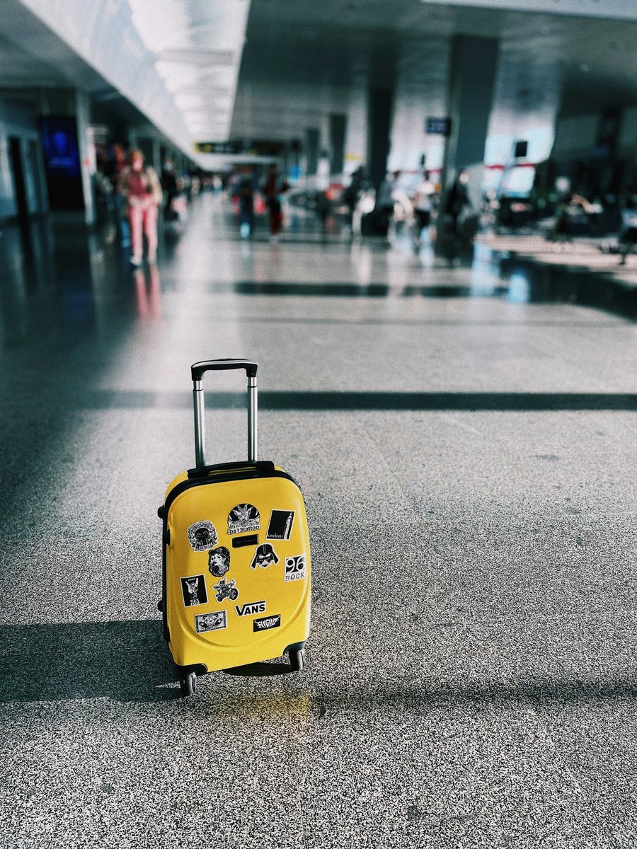 BestTripGallery's tweet photo. 1️⃣ Best ways to store luggage during an airport layover
Skip the heavy lifting on long layovers. 
👉 https://t.co/0SaOE26hgO
#AirportTips #LayoverHacks #LuggageStorage #TravelLight #TravelSmarter #AirTravel #TripPlanning #AirportGuide #TravelEase #FlightTips https://t.co/MR05JNKBcl