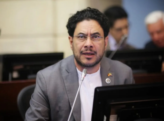 GermnAndrs92683's tweet photo. 🇨🇴Si las ELECCIONES PRESIDENCIALES 2026 fueran HOY🇨🇴

¿Por quién votaría?

Abelardo De La Espriella ❤️

Iván Cepeda 🔄

Otro💬 https://t.co/w7kDI6DqTD