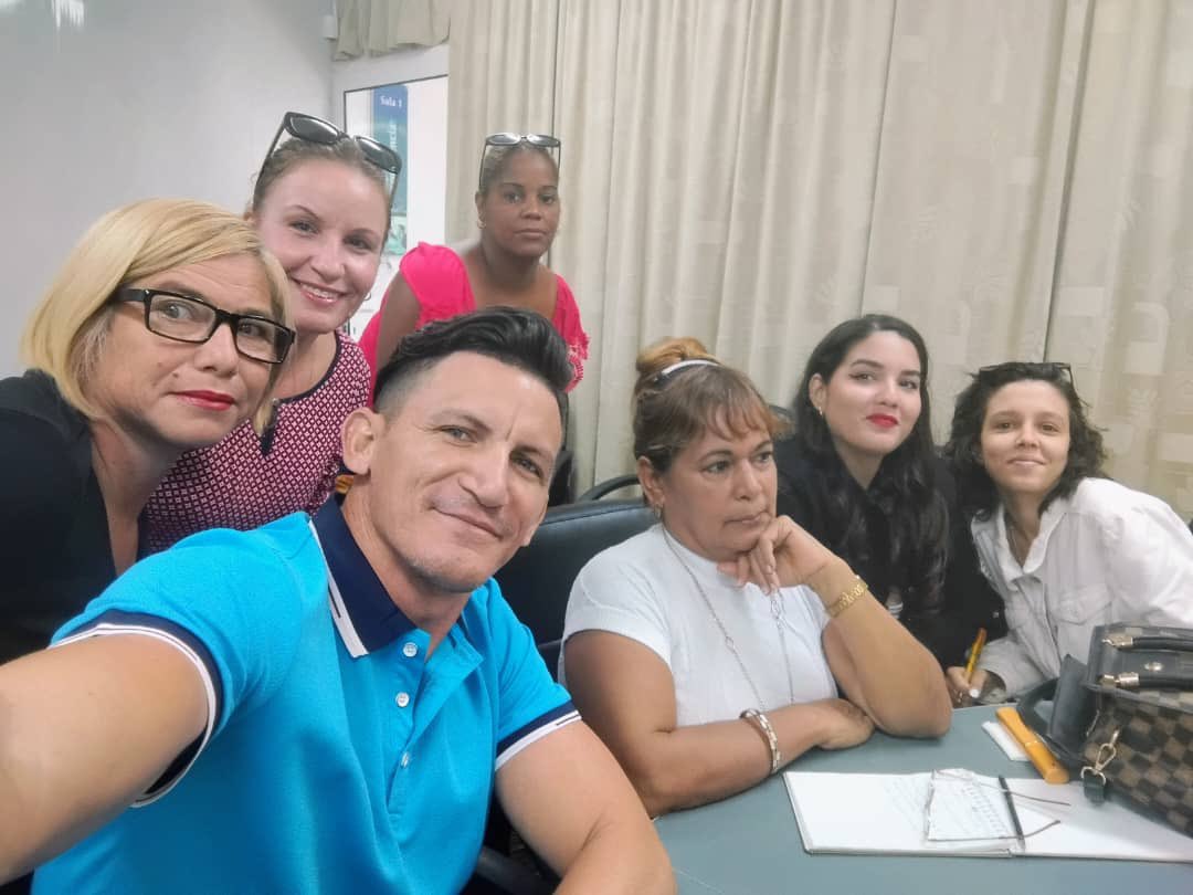 CPCC_Holguin's tweet photo. 👉Participa el equipo de trabajo del departamento de Socioculturales, Programación y Comunicación, en conjunto con el director del Centro Provincial, en videoconferencia con el Consejo Nacional De Casas de Cultura.

#SomosCulturaHolguin #CubaEsCultura
#HonorHolguinero https://t.co/HD4hQGeHJs