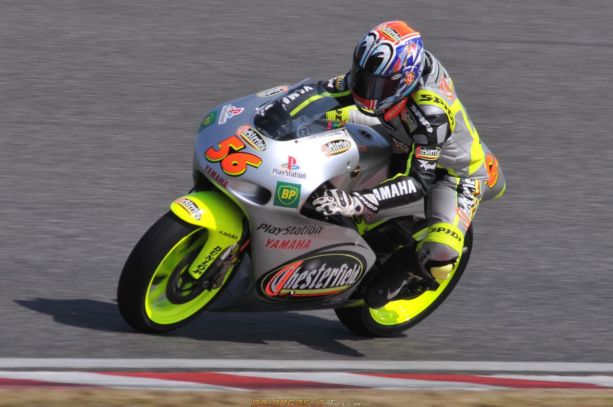 Van_Vanavan's tweet photo. @bgmotogp @JayAtkins66 @CircuitValencia @ShinyaNakano56 @Tech3Racing But that pic is from 1999, in 2000 the bike was slightly different. The grey wasn't as metallic, and smoother,  look at 2000 pic https://t.co/yQZmH0zYxG