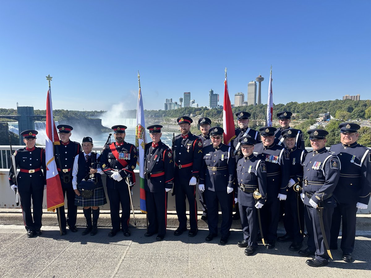 NiagRegPolice's tweet photo. Yesterday, our members were joined by our counterparts in the USA along with representatives from the @NiagaraRegion &amp; @CanBorder, for the 2025 Badges on the Border @torchrunontario Lighting Ceremony in Support of @SOOntario. Thank you to all who joined us to support the athletes https://t.co/Z2V07YWCcv