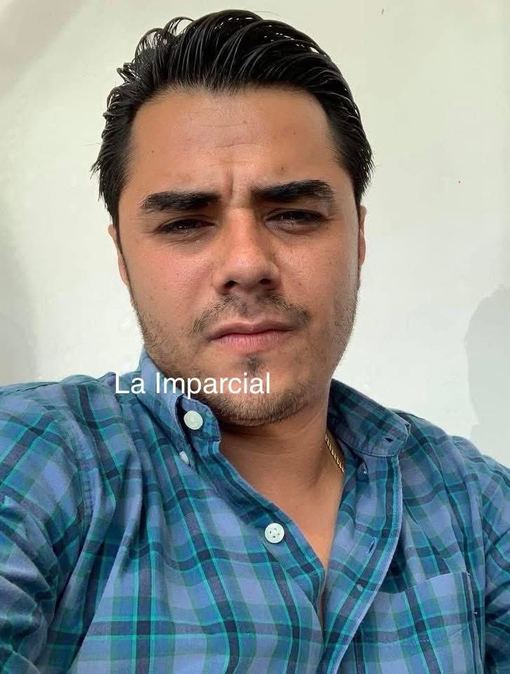 PUBLICADO EN FB POR FAVOR RT 🙏🏼

Soy la mamá de Manuel, somos de Querétaro y vivo el dolor más grande de mi vida: mi hijo Manuel Catiel Nuñez 😢, está desaparecido. La última vez que lo vieron fue en el Oxxo de la colonia Misión La Loya, aquí en la capital de Querétaro, el martes