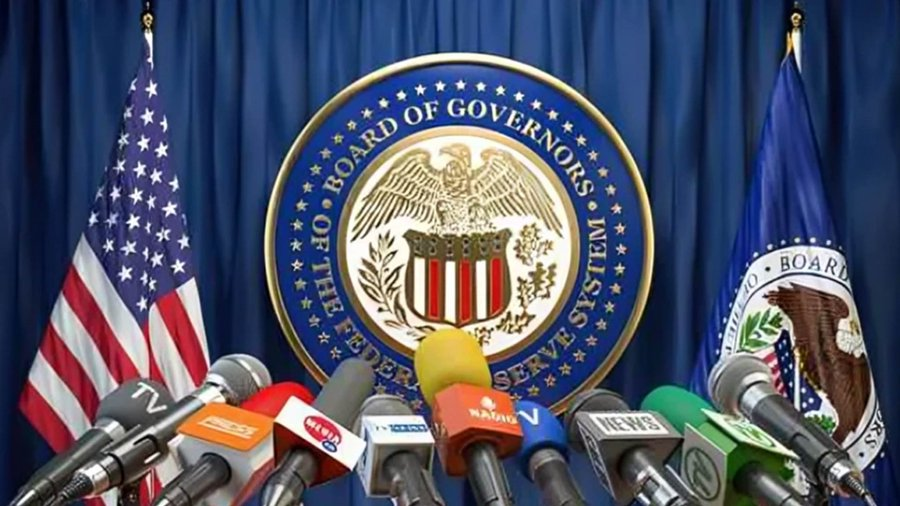 THEWOLFOFTASI's tweet photo. 🚨🔥عاجل 🔥

الفيدرالي الأمريكي 🇺🇸 يعلن عن خفض الفائدة بمقدار 25 نقطة أساس بعد 5 مرات من التثبيت، لتصبح بعد ذلك ما بين 4% و 4.25%.

الأنظار الآن ماذا سيقول جيروم باول في المؤتمر الصحفي بعد نصف ساعة من الآن 🎙️🎙️ https://t.co/3ZqC6kIHMt