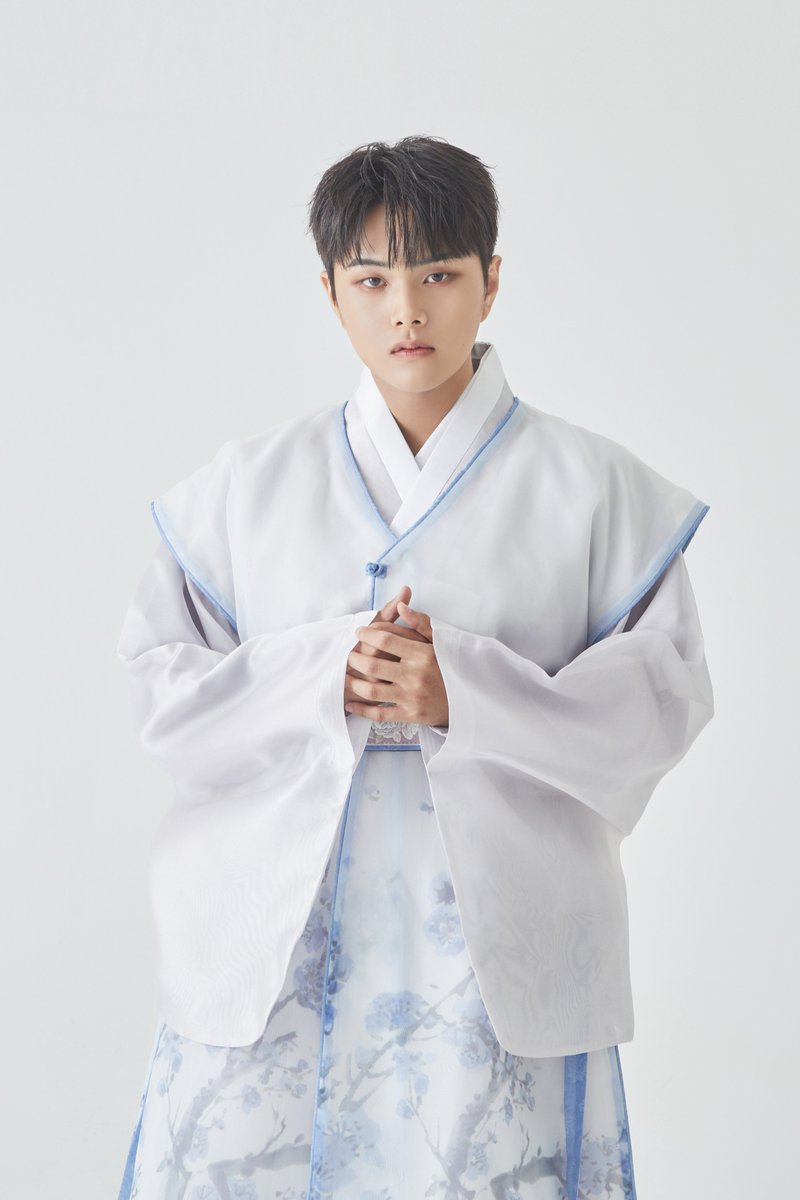 [👑]

The KingDom : the flower of the moon 

Concept Photo : Day

2025.09.23 18:00 (KST)

#TheKingDom #더킹덤 #TKD
#JAHAN #자한
#the_flower_of_the_moon #화월가