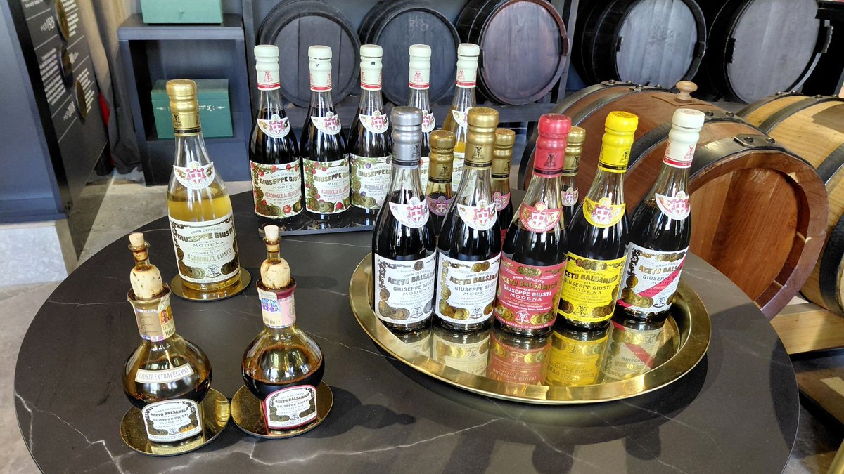 This video is PACKED! We visited #Modena for the #balsamicvinegar, which was AMAZING, but also had one of the best meals ever in #Italy! There was also a much maligned wine to sample. #lambrusco So fun!
youtube.com/watch?v=voazIA…
#foodie #travel #CulinaryAdventure #pavarotti #gelato