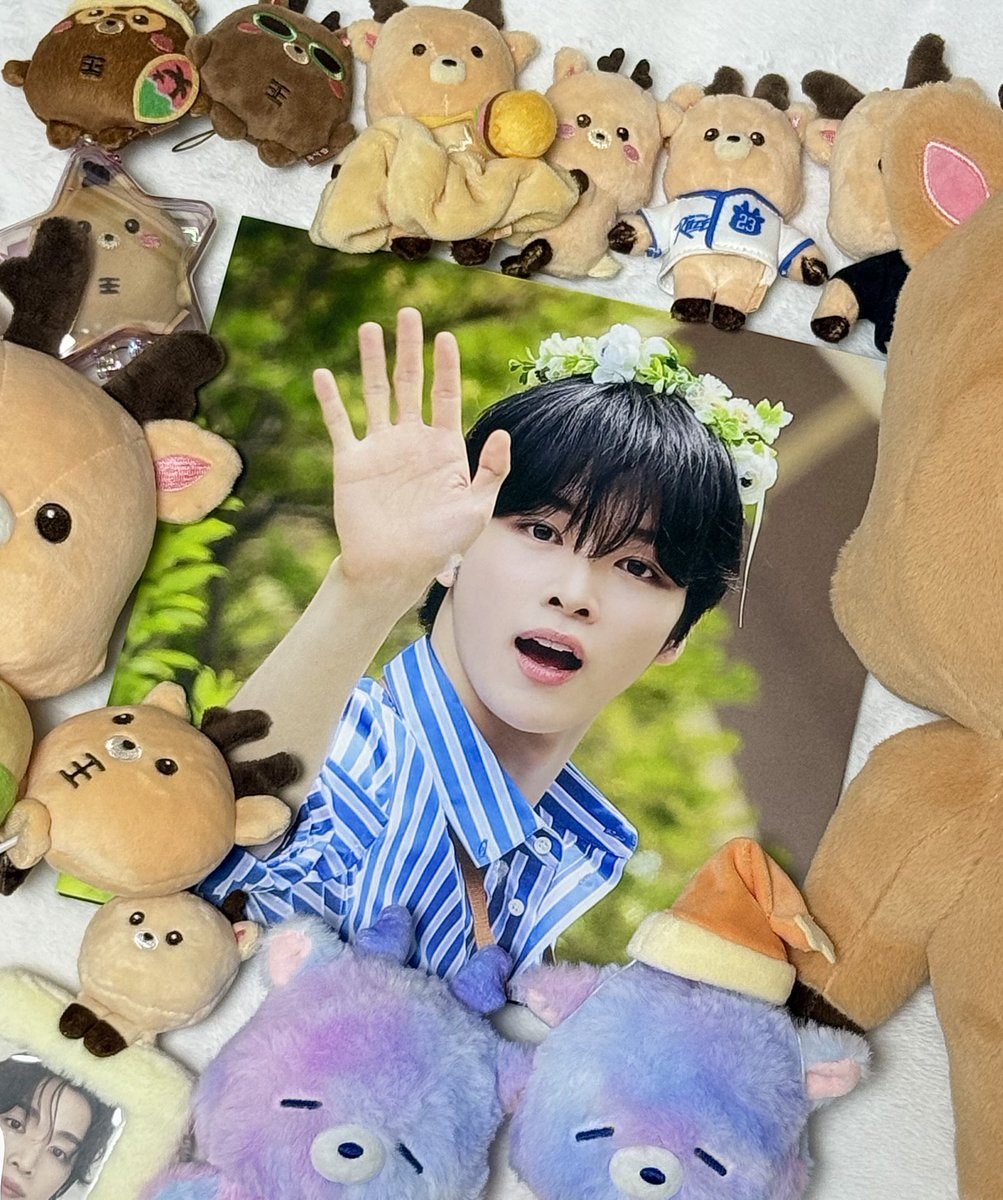 세상에서젤루귀여븐~~액자가왔어요이💞💞
포장도아주꼼꼼히안전하게왓슴니다(체고
너므귀여워서구매를참을수없엇고
매일아침마다떵차니랑인사하고행복해질것임🫠