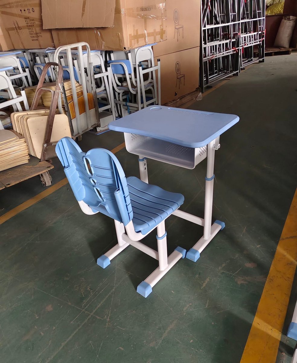 Uzochukwukwalu2's tweet image. For the &quot;Smart Schools&quot; coming up in different parts of the SE. 

Our company can supply the state governments SMART SCHOOL FURNITURES for SMART KIDS.