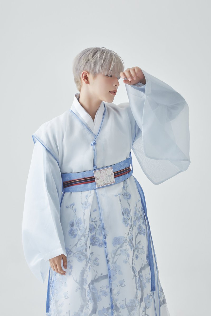[👑]

The KingDom : the flower of the moon 

Concept Photo : Day

2025.09.23 18:00 (KST)

#TheKingDom #더킹덤 #TKD
#MUJIN #무진
#the_flower_of_the_moon #화월가