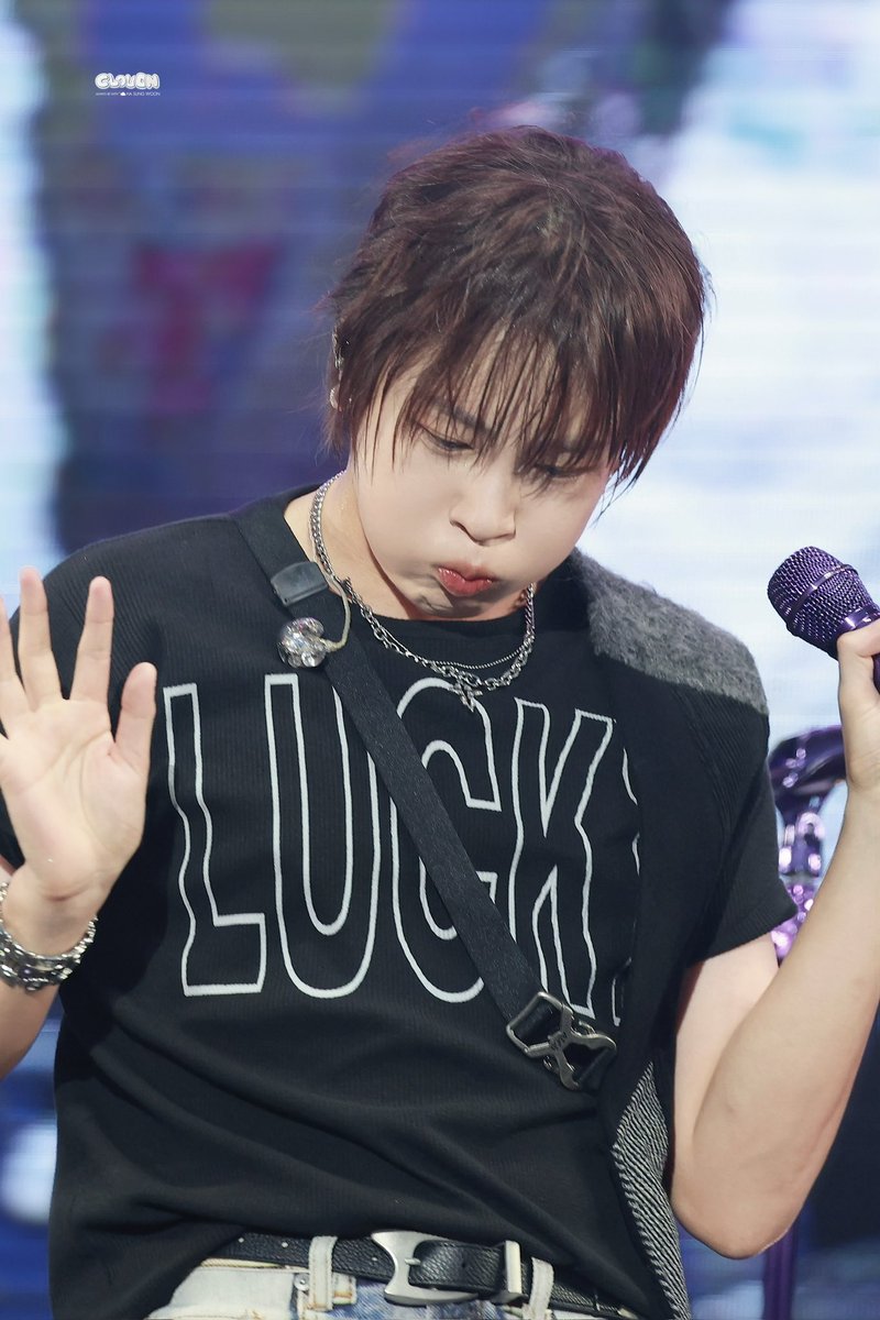 250914 하성운 썸데이 페스티벌

무민셍 ʕ˶'༥'˶ʔ 💜

#하성운 
#HASUNGWOON