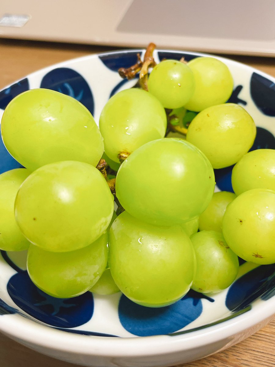 pompomkiiro's tweet image. #くだもの #果物 #フルーツ #おやつ 
#梨 #豊水 #シャインマスカット