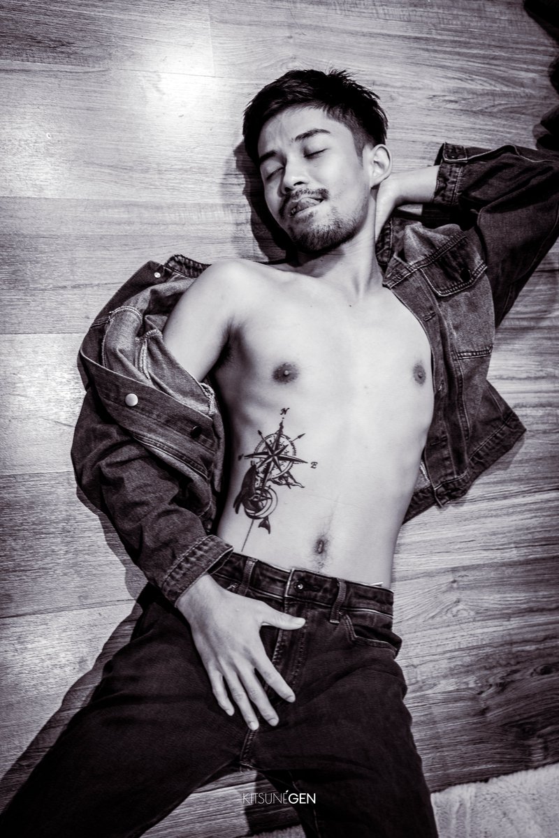 Kitsune_Gen's tweet photo. Tattoo &amp; Denim series.

#KitsuneGen #TattooMood #InkOnSkin #DenimDays #BlackAndWhiteMood #MalePortrait #BodyAsCanvas #ExpressYourself #SoftMasculinity #CompassTattoo #ThaiModel #SensualEditorial #ArtVibesOnly https://t.co/IWnKGefUpL