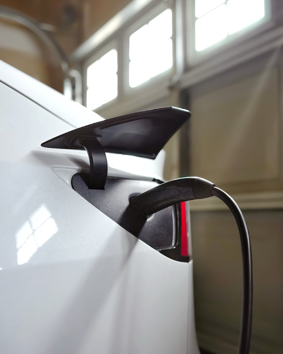 SolarProsAZ1's tweet photo. Charging your EV with solar? Now that’s next-level savings. 🚗⚡☀️

Power your home and your drive with Arizona sunshine.

📞 520-549-6200
🌐 https://t.co/vb6fzuIodC

#SolarProsAZ #DriveOnSunshine #SolarEV #TucsonSolar #CleanEnergy https://t.co/l0f87V3G20