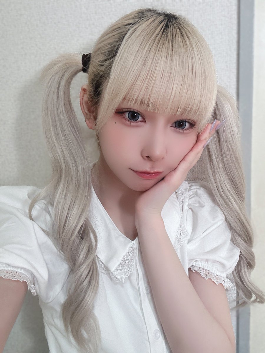 pin_gaogao's tweet photo. ヲタク想いで本当に努力家で苦手な歌も頑張ってダンスも指先からつま先まで綺麗で。絶対に報われてね。旭推しも旭に似てみんないい人。すき。

(初見で七燐鈴と旭どっちに行くか迷ったヲタクより)

ヘッドドレスすきです。お腹も。
他界ヲタクが言えることじゃないけど、出会えてよかった。本当に。 https://t.co/TLOwCRnXHY