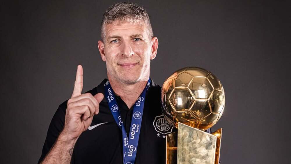 Contacto Telefónico con Óscar Vicente Scavone, Presidente Honorario de #Olimpia en <a href="/Launionam/">La Union AM</a>

"Para mí, el profe Martín Palermo tenía que quedarse más tiempo. Fue una decisión apresurada sacarlo".

<a href="/futbolclubpy/">Futbol Club</a>