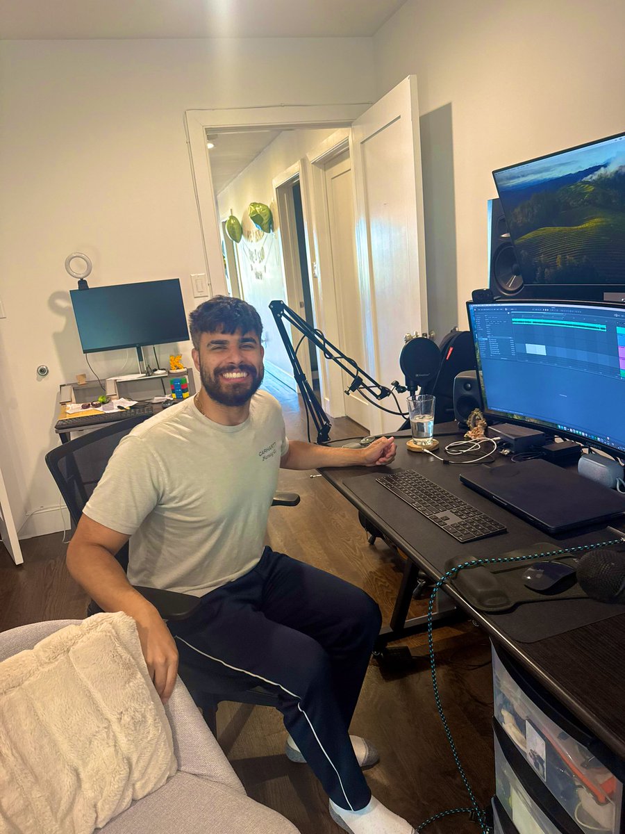 alejandro tweet media