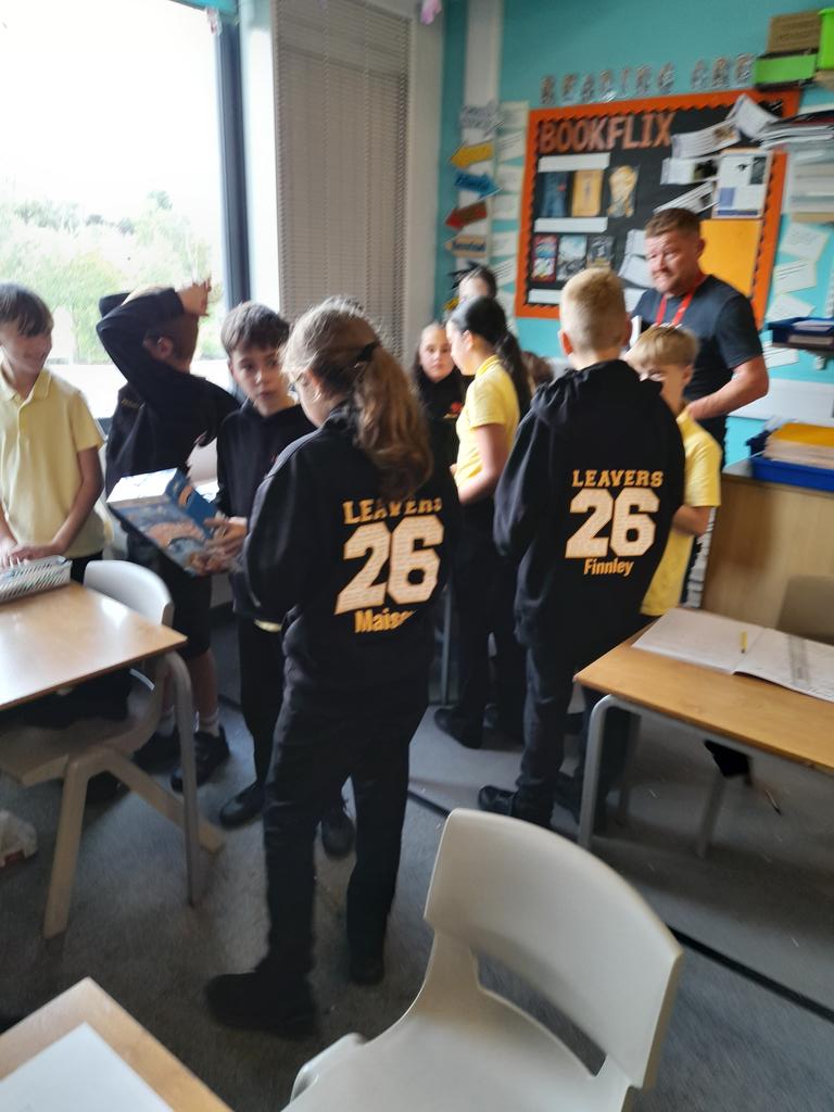 EastfieldPSHull's tweet image. Exploring light and how we see using dataloggers today in 6BE's science lesson. #epsscience #6BE