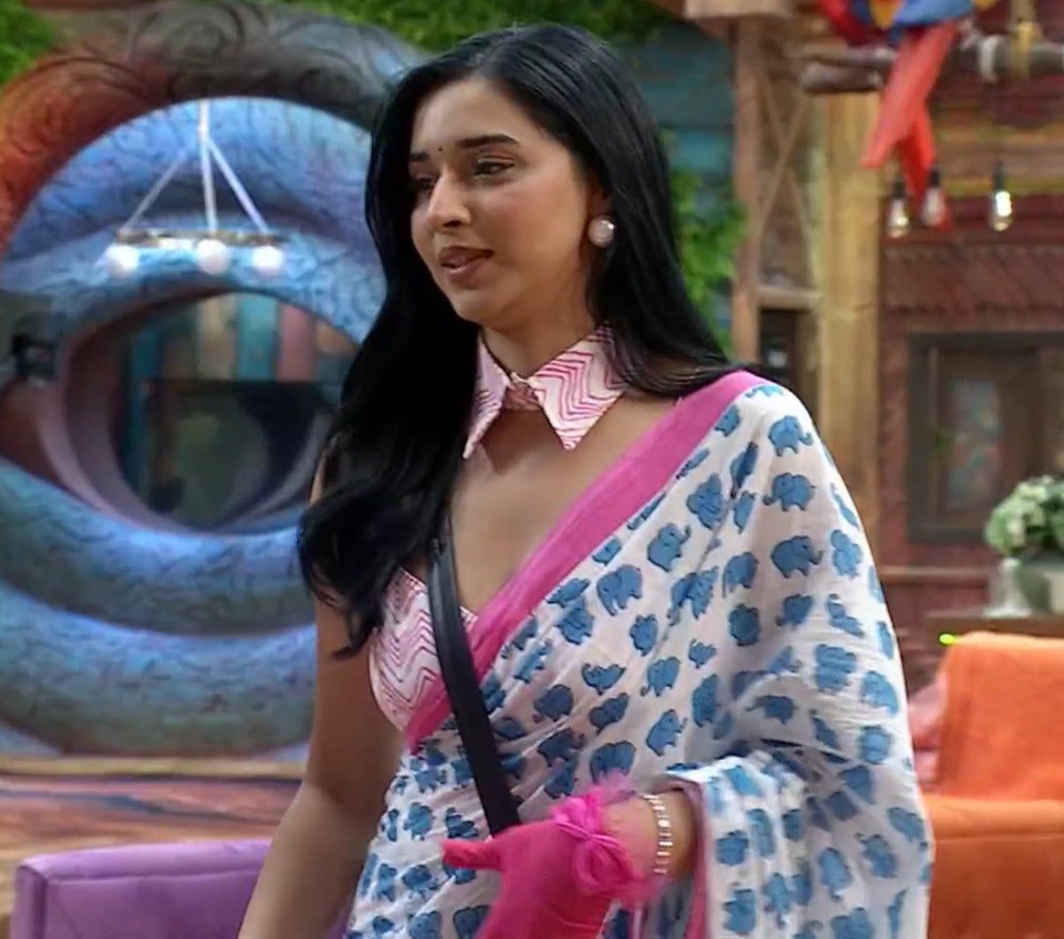 Caption this image 🤣 
#TanyaMittal
#BiggBoss19 #BB19