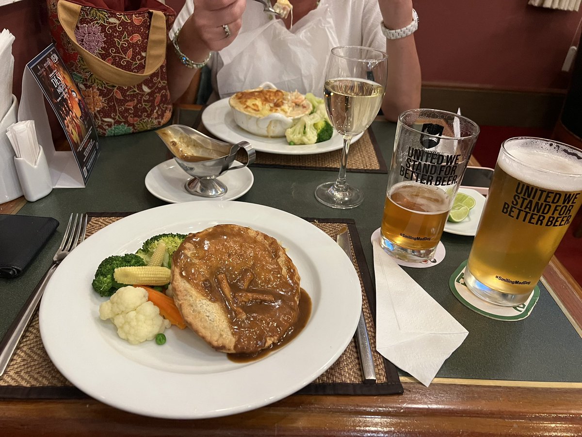 MalayaSingapore's tweet photo. We’re at the #BritishClub, it’s so nice to be back in #Bangkok. I like they still have a portrait of the Queen on the wall.
The bar area is lively and nice.
The Club are having a #BattleOfBritain dinner on 25 September.
I’m having their signature dish, Steak & Kidney pie 😋 https://t.co/NnVxepEIm7