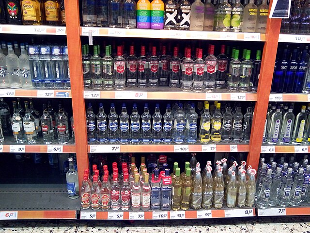 A graphic yet engaging depiction of alcoholism

‘The Life of Jim’ by jolono is today’s Pick of the Day.

abctales.com/story/jolono/l…

Here is part 4 but do start at the beginning.

Please share if you can.