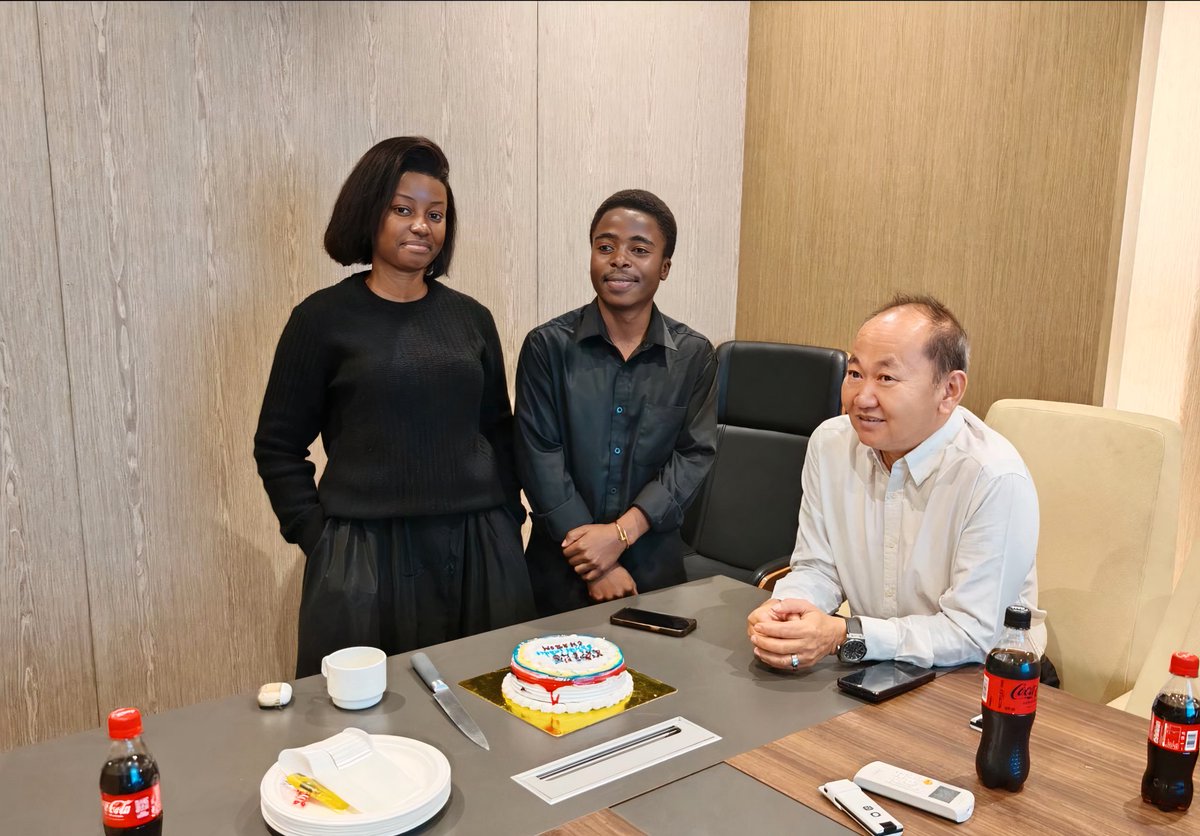 Moderncons01's tweet image. Modern Construction Bureau Architecture
Intérieur félicite chaleureusement la fin de votre stage!
Bravo à ces futurs designers
congolais. Nous vous souhaitons plein de succès pour la suite de votre parcours et prenez bien soin de vous !
#ArchitectureModerne #DéveloppementRDC