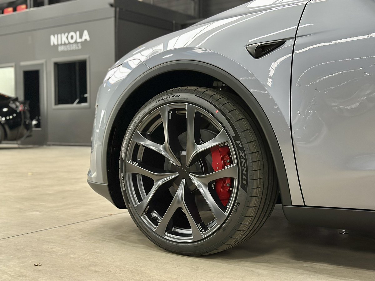 niccruzpatane's tweet image. Some awesome shots of a newly delivered Model Y Performance courtesy of @NikolaBrussels