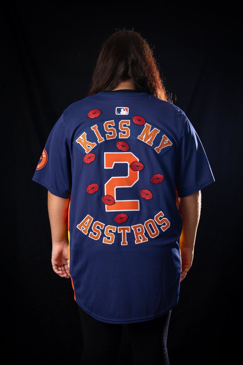 patchcollection's tweet image. Turning heads at the ballpark with this custom Astros-inspired fit 💥
#GameDayStyle #customjersey #astros #baseballlife #custompatches #houston