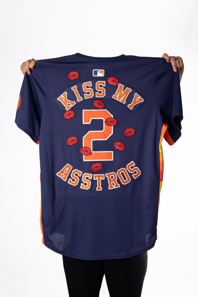 patchcollection's tweet image. Turning heads at the ballpark with this custom Astros-inspired fit 💥
#GameDayStyle #customjersey #astros #baseballlife #custompatches #houston
