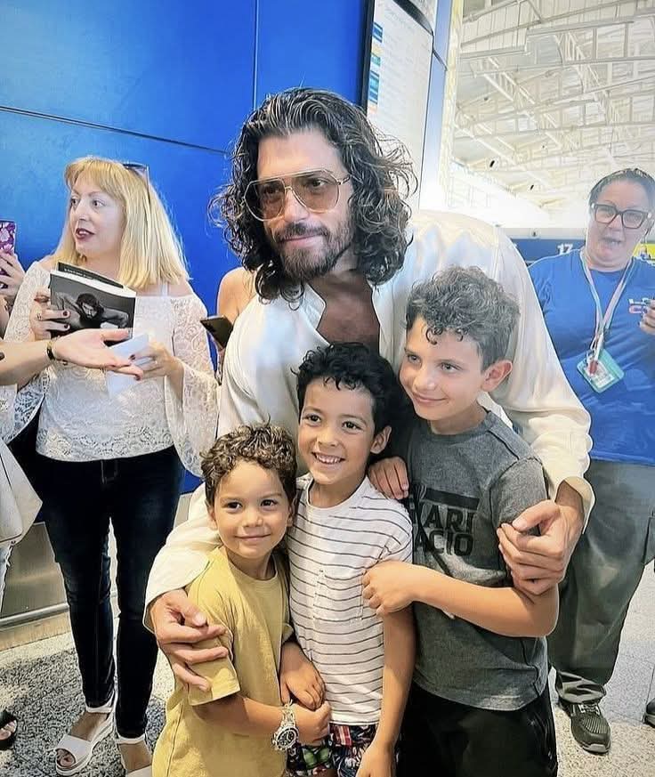 Some other Can's little fans (3)
#CanYaman #Elturco #Sandokan