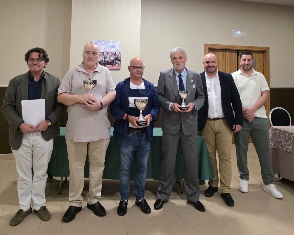 Gran actuación de José Miguel López Guerrero en el Campeonato de Andalucía de Veteranos.
clubajedrezcoin.com/campeonato-de-…
<a href="/DelegMalagaAjed/">Deleg Malaga Ajedrez</a> <a href="/Fadajedrez/">Fed Andaluza Ajedrez</a> <a href="/DeportesDipMlg/">Diputación de Málaga es Deporte</a> <a href="/AytoCoin/">Ayuntamiento de Coín</a> <a href="/deportescoin/">Deportes Coin</a>