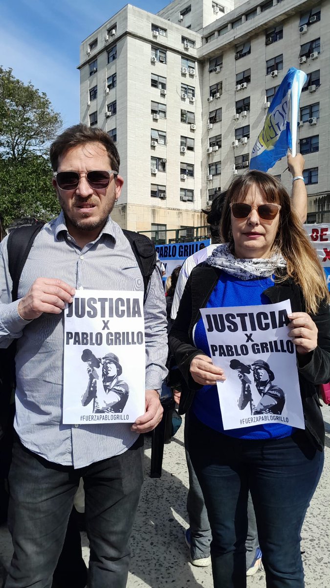 Hoy en Comodoro Py tuvo que presentarse a declarar el gendarme Guerrero, que le disparó a matar a Pablo Grillo. Se realizó una clase pública donde se denunció y se mostró su culpabilidad, así como la de Patricia Bullrich. Acompañamos con <a href="/matiasaufieri/">matíasaufieri</a> quién también fue herido en