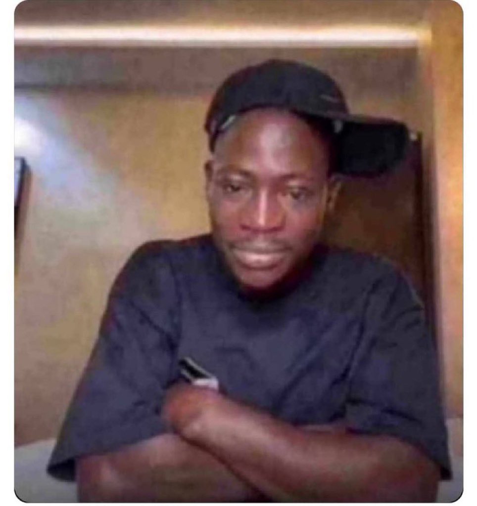 "The only hole a man enters alone is his Grave.
All the other holes are shared equally amongst the society”💯