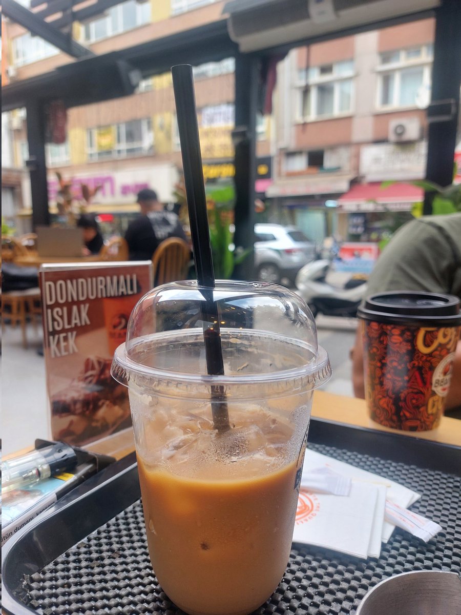 Ben geldim yokmu bir hosgeldin diyen